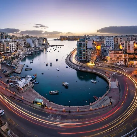 Modern Location Apartment Sliema